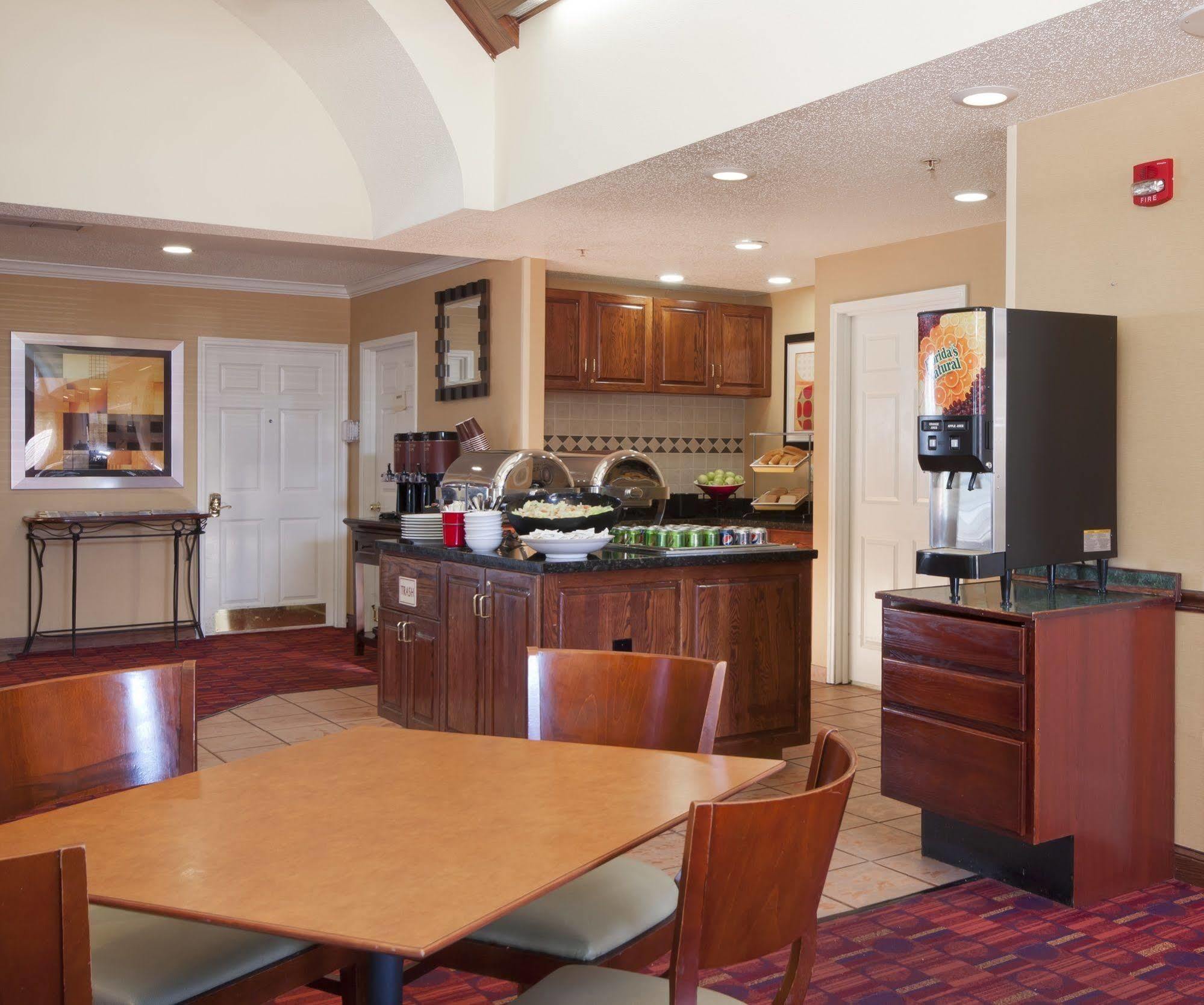 Residence Inn By Marriott West Springfield Εξωτερικό φωτογραφία